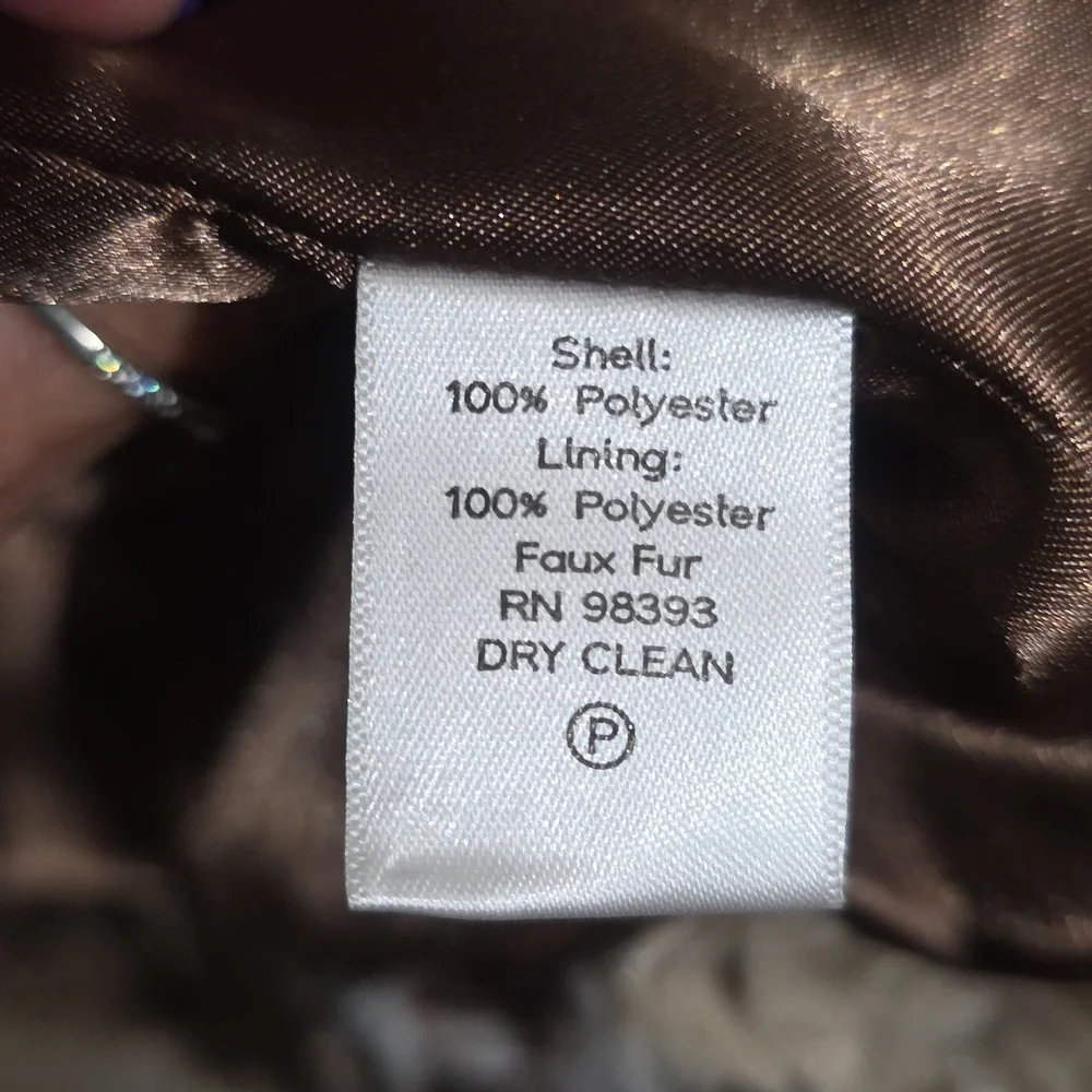 Dennis Basso Luxurious Brown and Cream Teddy Jacket - Picture 3 of 7